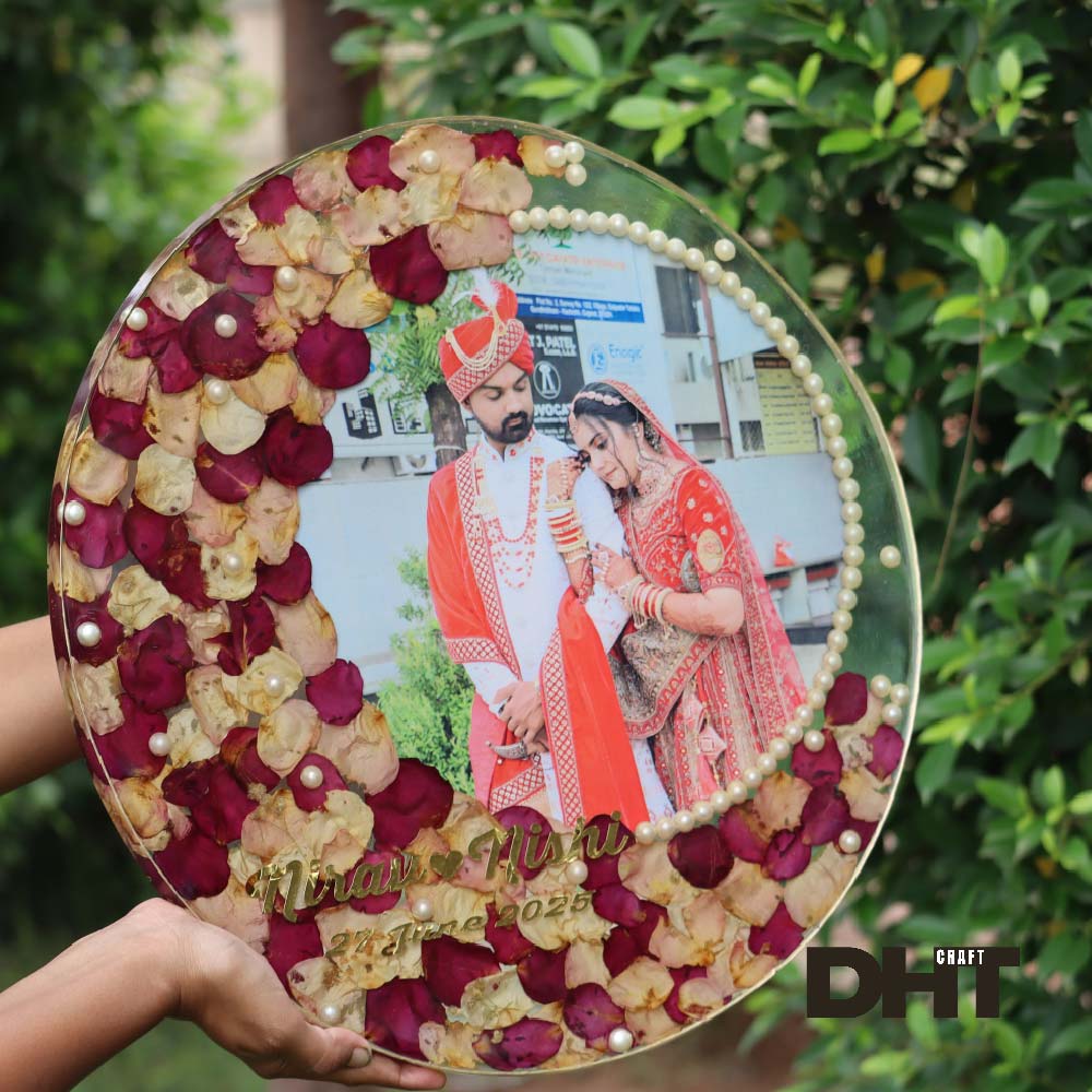 Resin Varmala Preservation Photo Frame with Preserved Flowers - Image 2